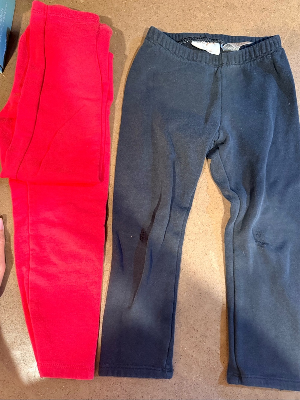 2 pairs jumping bean & Cat & Jack Kids Stretch Leggings - Red and Blk